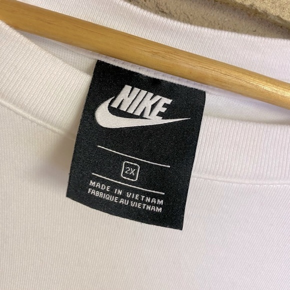 Nike Woman’s sweatshirt XXL.  OS Sportswear - Picture 3 of 3